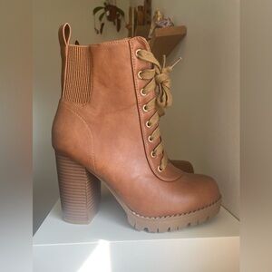 Top Moda Tan Lace-Up Block Heel Ankle Boots